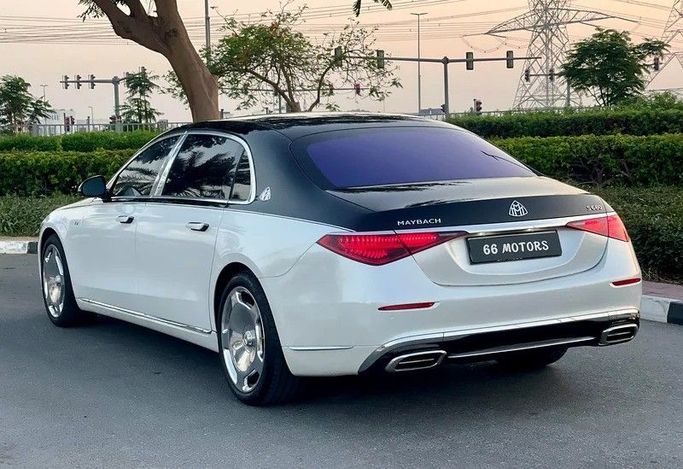 Подержанный Mercedes-Benz Maybach S-Class 680 II (Z223), 6.0 л, 2022 в Дубае от 66 Motors Белый цвет. Корейская | AUTO.AE