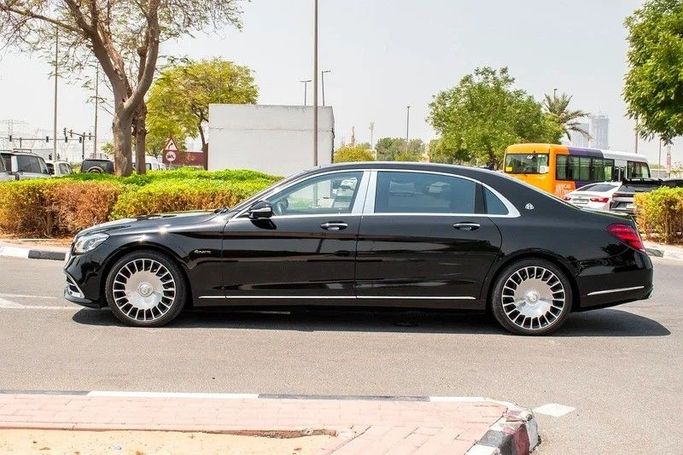 Used Mercedes-Benz Maybach S-Class 560 I (X222) Facelift, 4.0 l, 2020 in Dubai by Global Network Motors , Black color. Japanese Specs | AUTO.AE