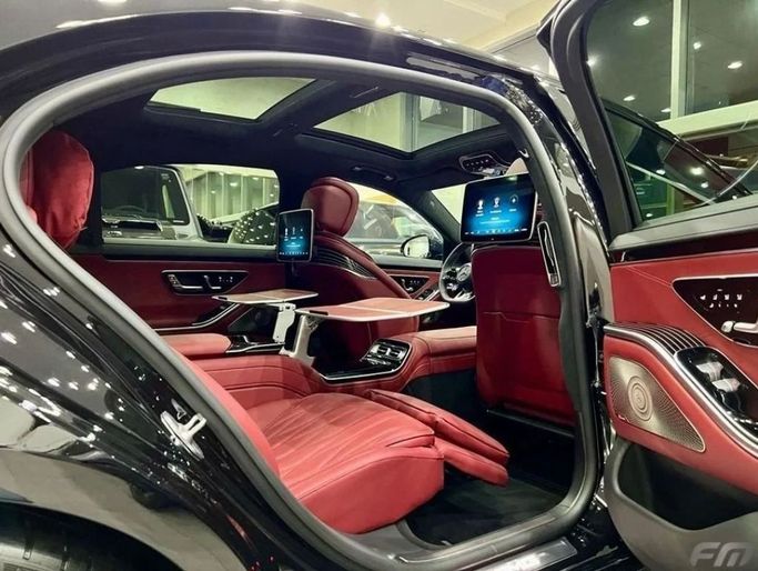 Новый Mercedes-Benz S-Class AMG 63 e AMG Long IV (W223), 4.0 л, 2024 в Дубае от Fakhoury Черный цвет. Европейская | AUTO.AE