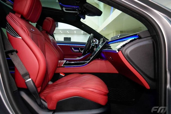 New Mercedes-Benz S-Class AMG 63 e AMG Long IV (W223), 4.0 l, 2023 in Dubai by Fakhoury, Silver color. European Specs | AUTO.AE