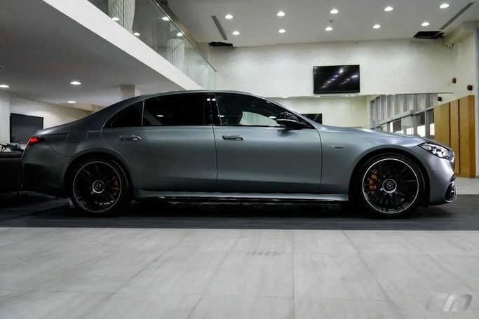 New Mercedes-Benz S-Class AMG 63 e AMG Long IV (W223), 4.0 l, 2023 in Dubai by Fakhoury, Silver color. European Specs | AUTO.AE