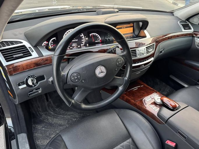 Used Mercedes-Benz S-Class AMG 63 AMG II (W221) Facelift, 6.2 l, 2010 in Dubai by Saeed Auto, Black color. Japanese Specs | AUTO.AE