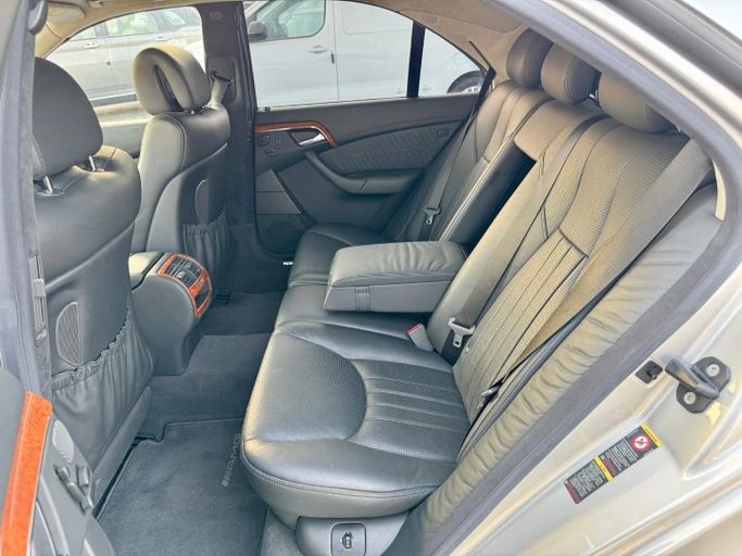 Подержанный Mercedes-Benz S-Class AMG 55 AMG I (W220) Рестайлинг, 5.4 л, 2003 в Дубае от Saeed Auto Серебристый цвет. Японская | AUTO.AE