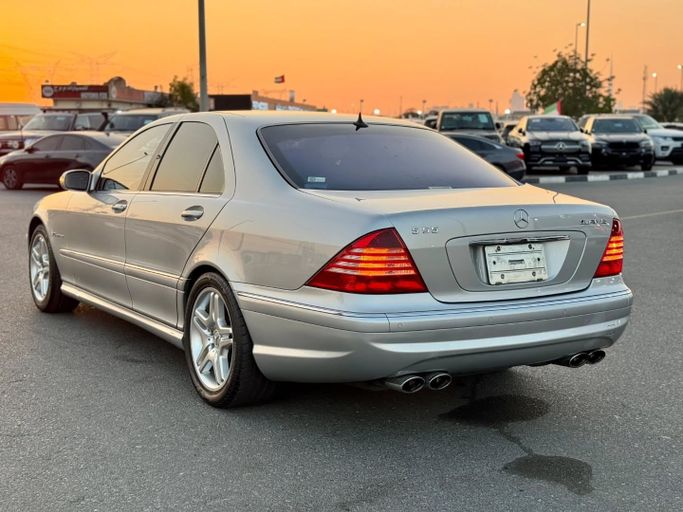 Used Mercedes-Benz S-Class AMG 55 AMG I (W220) Facelift, 5.4 l, 2003 in Dubai by Saeed Auto, Grey color. Japanese Specs | AUTO.AE