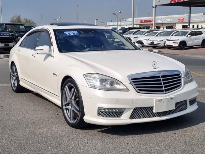 Подержанный Mercedes-Benz S-Class AMG 63 AMG II (W221) Рестайлинг, 6.2 л, 2010 в Дубае от Saeed Auto Белый цвет. Японская | AUTO.AE