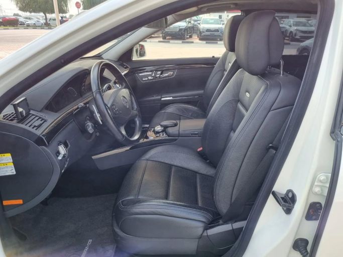 Подержанный Mercedes-Benz S-Class AMG 63 AMG II (W221) Рестайлинг, 6.2 л, 2010 в Дубае от Saeed Auto Белый цвет. Японская | AUTO.AE
