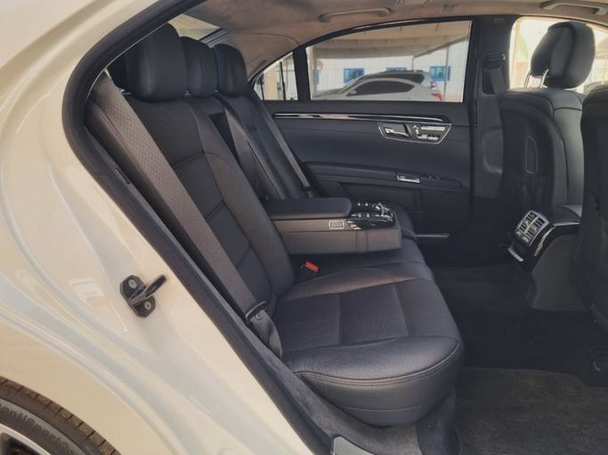 Used Mercedes-Benz S-Class AMG 63 AMG II (W221) Facelift, 6.2 l, 2010 in Dubai by Saeed Auto, White color. Japanese Specs | AUTO.AE