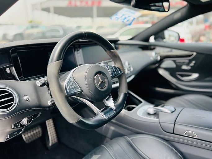 Подержанный Mercedes-Benz S-Class AMG 63 AMG III (W222, C217) Рестайлинг, 4.0 л, 2017 в Дубае от Lakhani Motors Черный цвет. Японская | AUTO.AE