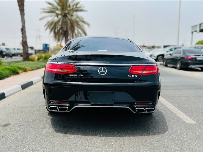 Подержанный Mercedes-Benz S-Class AMG 63 AMG III (W222, C217) Рестайлинг, 4.0 л, 2017 в Дубае от Lakhani Motors Черный цвет. Японская | AUTO.AE