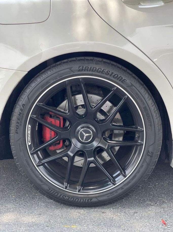 Подержанный Mercedes-Benz S-Class AMG 63 AMG Long III (W222, C217) Рестайлинг, 4.0 л, 2018 в Дубае от Carbon Cars Белый цвет. GCC | AUTO.AE