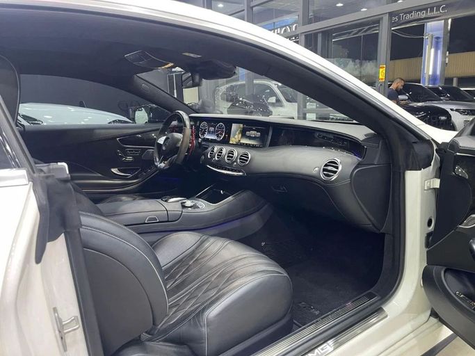 Подержанный Mercedes-Benz S-Class AMG 63 AMG III (W222, C217), 5.5 л, 2015 в Дубае от Carbon Cars Белый цвет. GCC | AUTO.AE