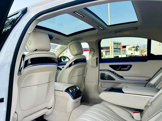 Used Mercedes-Benz S-Class AMG 63 e AMG Long IV (W223), 4.0 l, 2025 in Dubai by Mirza Automobile FZE, White color. Japanese Specs | AUTO.AE