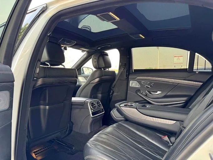 Подержанный Mercedes-Benz S-Class AMG 63 AMG Long III (W222, C217) Рестайлинг, 4.0 л, 2018 в Дубае от Mirza Automobile FZE Серебристый цвет. Японская | AUTO.AE