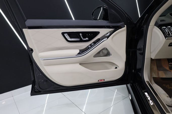 Used Mercedes-Benz S-Class AMG 63 e AMG Long IV (W223), 4.0 l, 2024 in Dubai by Sanam Cars, Black color. GCC Specs | AUTO.AE