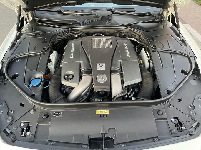 Подержанный Mercedes-Benz S-Class AMG 63 AMG III (W222, C217), 5.5 л, 2015 в Дубае от Japan Motors Белый цвет. Японская | AUTO.AE