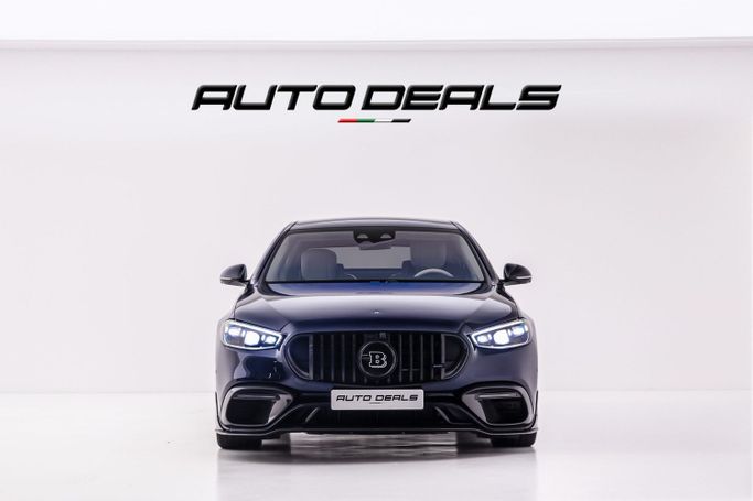 Новый Mercedes-Benz S-Class AMG 63 e AMG Long IV (W223), 4.0 л, 2025 в Дубае от AUTO DEALS Синий цвет. Европейская | AUTO.AE