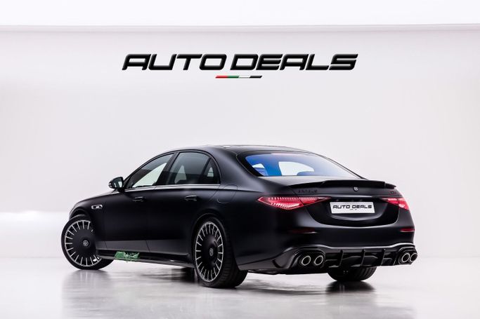 Новый Mercedes-Benz S-Class AMG 63 e AMG Long IV (W223), 4.0 л, 2025 в Дубае от AUTO DEALS Синий цвет. Европейская | AUTO.AE