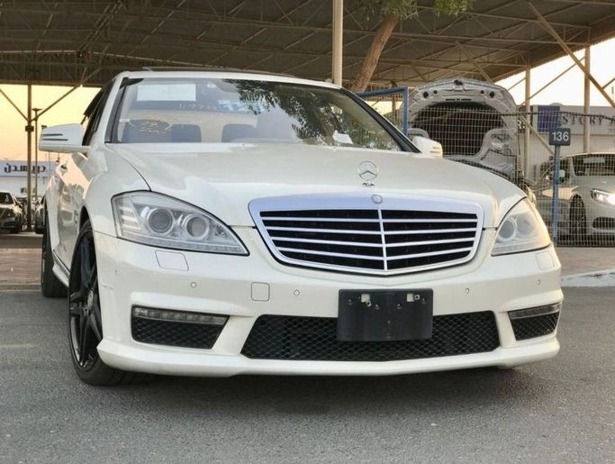 Подержанный Mercedes-Benz S-Class AMG 63 AMG II (W221) Рестайлинг, 6.2 л, 2010 в Дубае от HONEY Motors FZCO Белый цвет. Other | AUTO.AE
