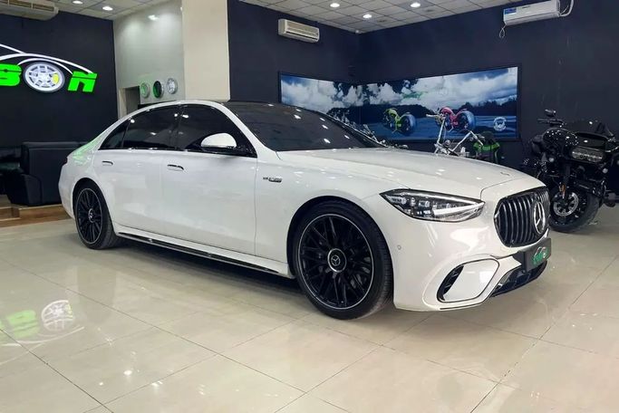 مستعملة Mercedes-Benz S-Class AMG 63 e AMG Long IV (W223), 4.0 l, 2024 في في دبي من Carbon Cars، اللون أبيض. المواصفات الكورية | AUTO.AE | إعلان #259725