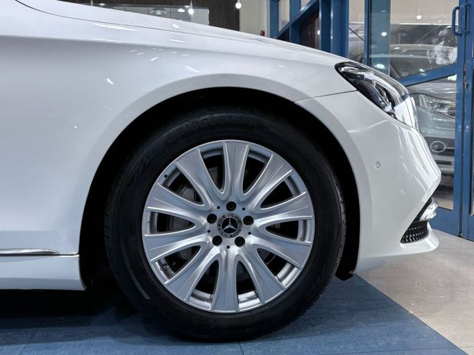 Подержанный Mercedes-Benz S-Class 560 VI (W222, C217) Рестайлинг, 4.0 л, 2018 в Дубае от Philippine Used Cars Showroom Белый цвет. Other | AUTO.AE