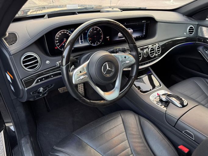 Used Mercedes-Benz S-Class 560 VI (W222, C217) Facelift, 4.0 l, 2018 in Dubai by Saeed Auto, Black color. Japanese Specs | AUTO.AE