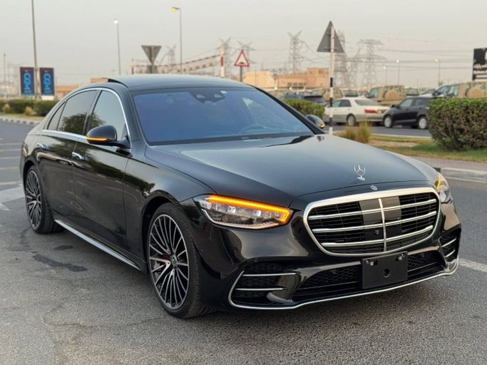 Used Mercedes-Benz S-Class 500 4MATIC VII (W223), 3.0 l, 2021 in Dubai by Saeed Auto, Black color. Japanese Specs | AUTO.AE