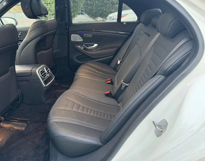Подержанный Mercedes-Benz S-Class 450 4MATIC VII (W223), 3.0 л, 2020 в Дубае от Saeed Auto Белый цвет. Японская | AUTO.AE