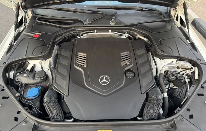 Used Mercedes-Benz S-Class 560 VI (W222, C217) Facelift, 4.0 l, 2020 in Dubai by Saeed Auto, White color. Japanese Specs | AUTO.AE