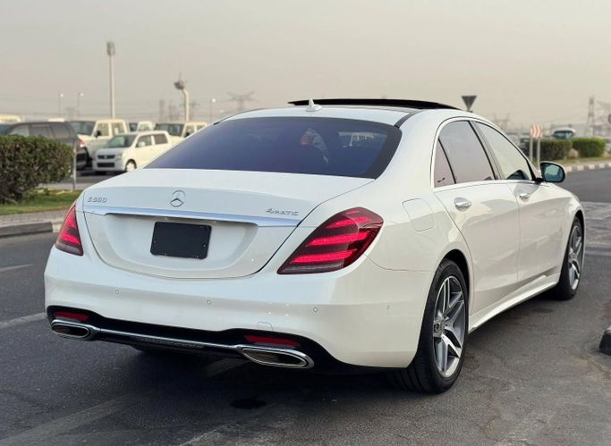 Подержанный Mercedes-Benz S-Class 560 VI (W222, C217) Рестайлинг, 4.0 л, 2018 в Дубае от Saeed Auto Белый цвет. Японская | AUTO.AE