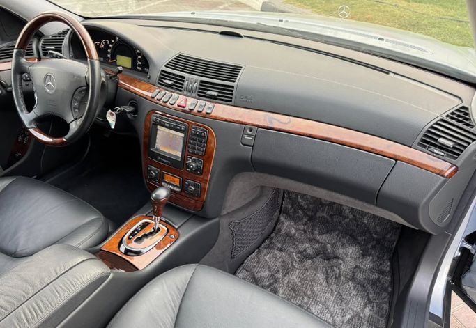 Used Mercedes-Benz S-Class 500 Long IV (W220), 5.0 l, 2002 in Dubai by Saeed Auto, White color. Japanese Specs | AUTO.AE