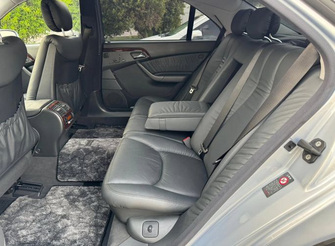 Used Mercedes-Benz S-Class 500 Long IV (W220), 5.0 l, 2002 in Dubai by Saeed Auto, White color. Japanese Specs | AUTO.AE