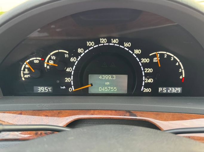 Used Mercedes-Benz S-Class 500 Long IV (W220), 5.0 l, 2002 in Dubai by Saeed Auto, White color. Japanese Specs | AUTO.AE