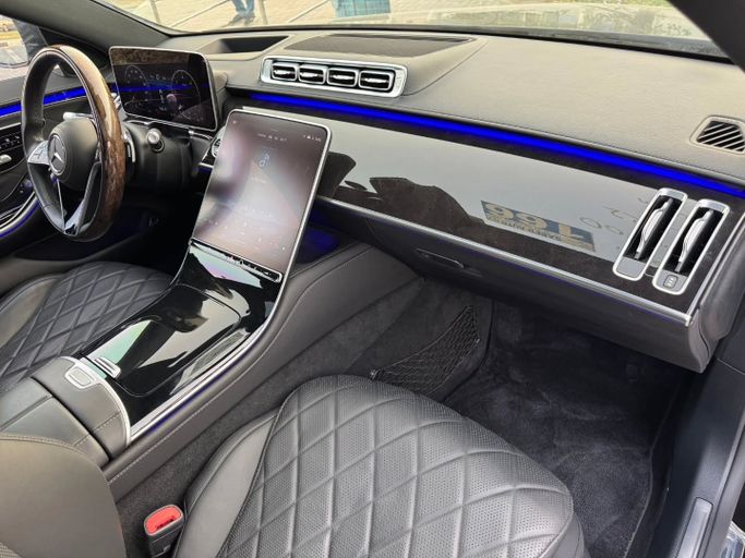Подержанный Mercedes-Benz S-Class 400 d 4MATIC VII (W223), 2.9 л, 2022 в Дубае от Saeed Auto Черный цвет. Японская | AUTO.AE
