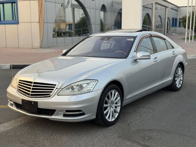 Used Mercedes-Benz S-Class 550 V (W221) Facelift, 5.5 l, 2011 in Dubai by Saeed Auto, Silver color. Japanese Specs | AUTO.AE
