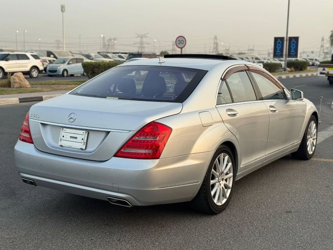 Used Mercedes-Benz S-Class 550 V (W221) Facelift, 5.5 l, 2011 in Dubai by Saeed Auto, Silver color. Japanese Specs | AUTO.AE