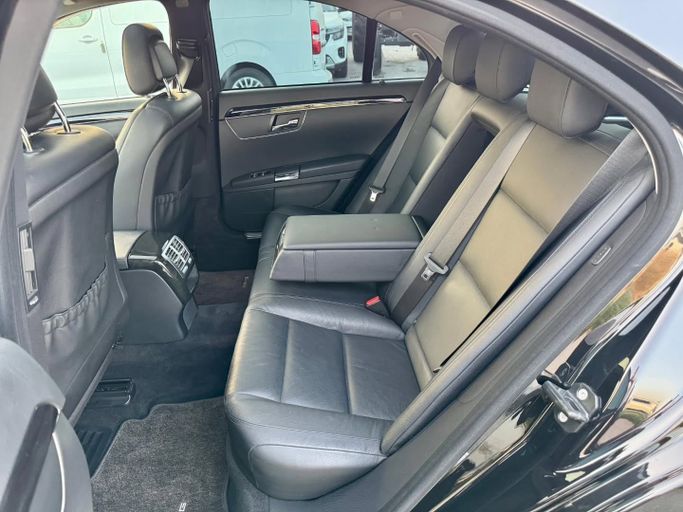 Подержанный Mercedes-Benz S-Class 350 V (W221) Рестайлинг, 3.5 л, 2012 в Дубае от Saeed Auto Черный цвет. Японская | AUTO.AE