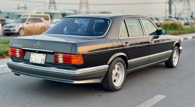 Used Mercedes-Benz S-Class 560 II (W126) Facelift, 5.5 l, 1990 in Dubai by Saeed Auto, Black color. Japanese Specs | AUTO.AE