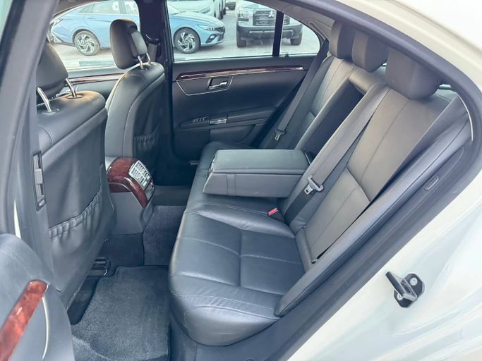 Used Mercedes-Benz S-Class 350 V (W221), 3.5 l, 2008 in Dubai by Saeed Auto, White color. Japanese Specs | AUTO.AE