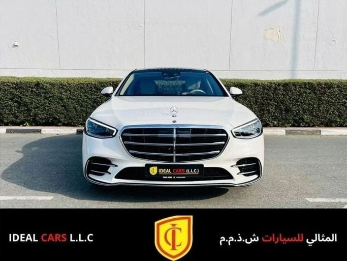 Новый Mercedes-Benz S-Class 500 4MATIC VII (W223), 3.0 л, 2022 в Дубае от Ideal Cars LLC Белый цвет. GCC | AUTO.AE