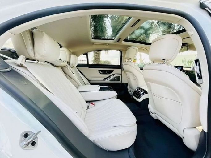 Новый Mercedes-Benz S-Class 500 4MATIC VII (W223), 3.0 л, 2022 в Дубае от Ideal Cars LLC Белый цвет. GCC | AUTO.AE