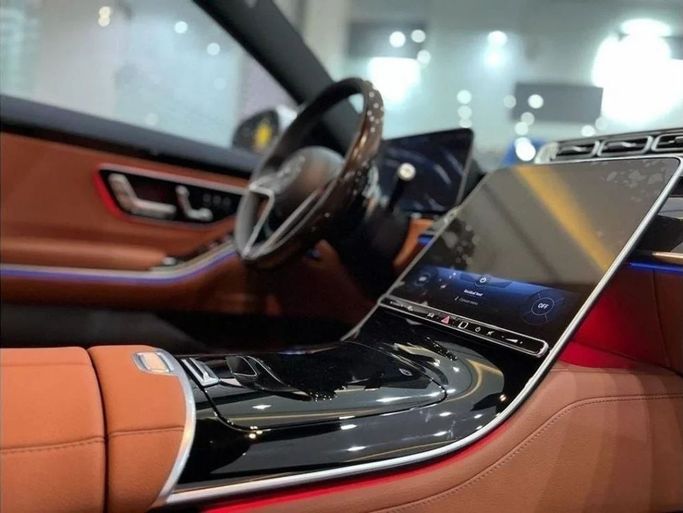 Новый Mercedes-Benz S-Class 500 4MATIC VII (W223), 3.0 л, 2022 в Дубае от Ideal Cars LLC Белый цвет. GCC | AUTO.AE