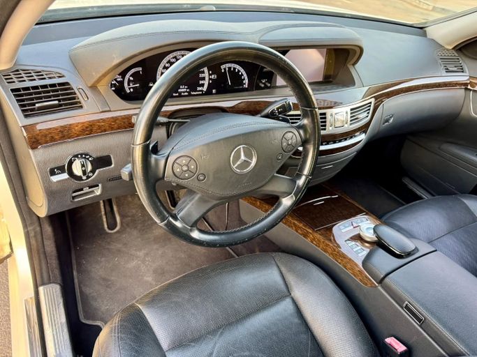 Подержанный Mercedes-Benz S-Class 350 Long V (W221) Рестайлинг, 3.5 л, 2011 в Дубае от Saeed Auto Белый цвет. Японская | AUTO.AE