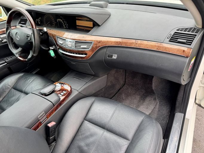 Подержанный Mercedes-Benz S-Class 350 V (W221), 3.5 л, 2008 в Дубае от Saeed Auto Белый цвет. Японская | AUTO.AE