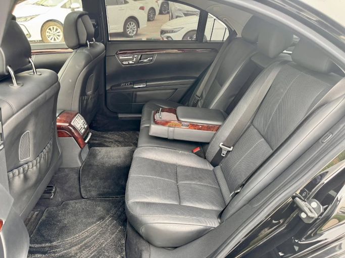 Подержанный Mercedes-Benz S-Class 550 Long V (W221), 5.5 л, 2007 в Дубае от Saeed Auto Черный цвет. Японская | AUTO.AE