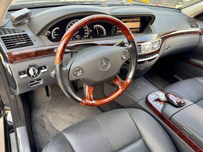 Used Mercedes-Benz S-Class 600 Guard V (W221), 5.5 l, 2007 in Dubai by Saeed Auto, Black color. Japanese Specs | AUTO.AE