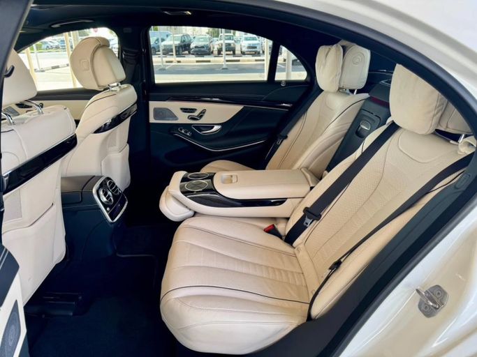 Подержанный Mercedes-Benz S-Class 560 VI (W222, C217) Рестайлинг, 4.0 л, 2018 в Дубае от Saeed Auto Белый цвет. Японская | AUTO.AE