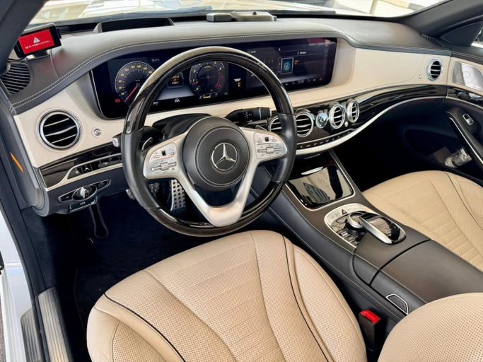 Подержанный Mercedes-Benz S-Class 560 VI (W222, C217) Рестайлинг, 4.0 л, 2018 в Дубае от Saeed Auto Белый цвет. Японская | AUTO.AE