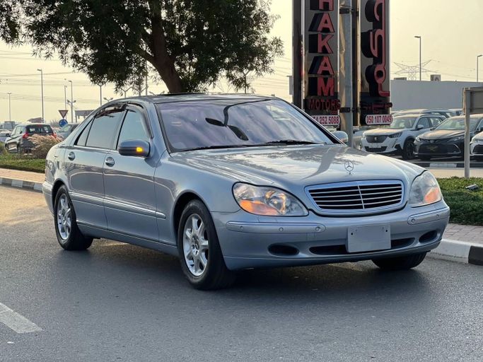 Подержанный Mercedes-Benz S-Class 500 IV (W220), 5.0 л, 2000 в Дубае от Saeed Auto Серый цвет. Японская | AUTO.AE