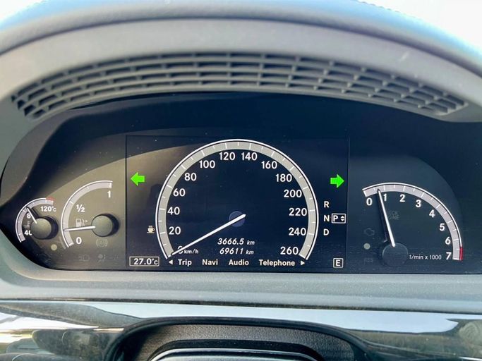 Подержанный Mercedes-Benz S-Class 550 V (W221) Рестайлинг, 5.5 л, 2011 в Дубае от Saeed Auto Белый цвет. Японская | AUTO.AE