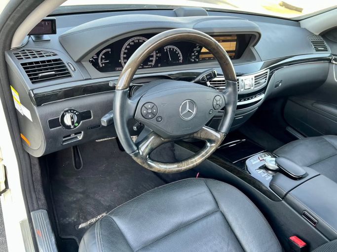 Подержанный Mercedes-Benz S-Class 550 V (W221) Рестайлинг, 5.5 л, 2011 в Дубае от Saeed Auto Белый цвет. Японская | AUTO.AE